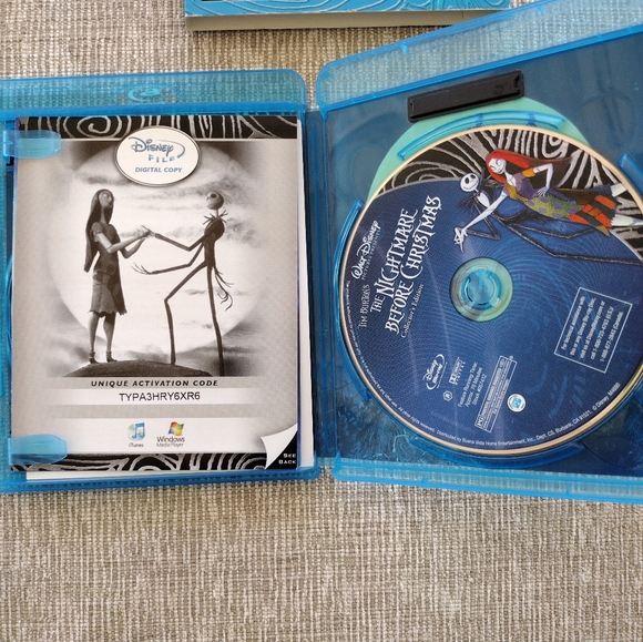 Disney The Nightmare Before Christmas Blu-ray Collectors Edition - Picture 5 of 6